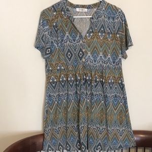 Pretty and soft tunic top!  Size XL